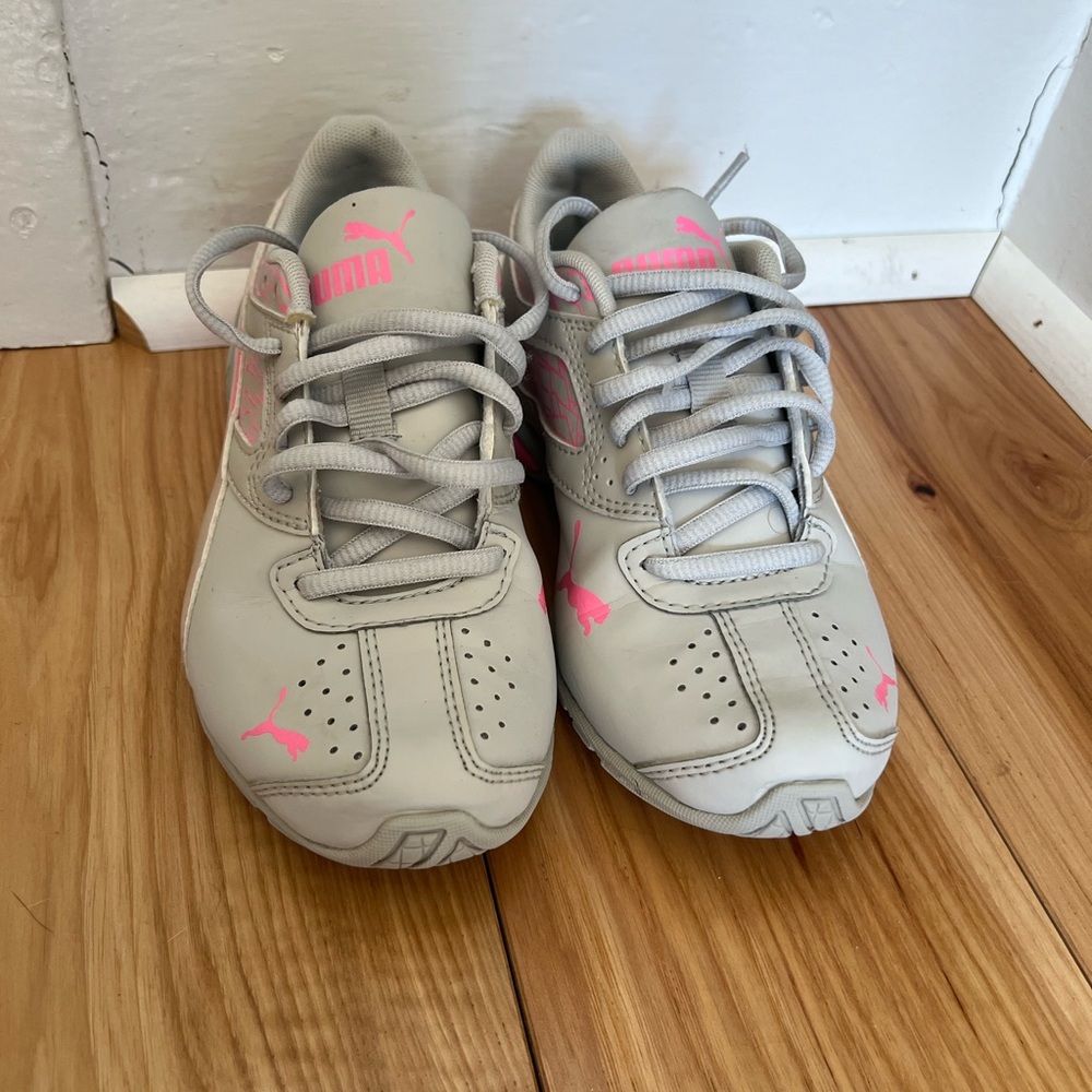 Preowned bearly used girl size US 1C